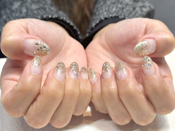 冬のイベントにもぴったりなラメグラデーション🌨️の画像