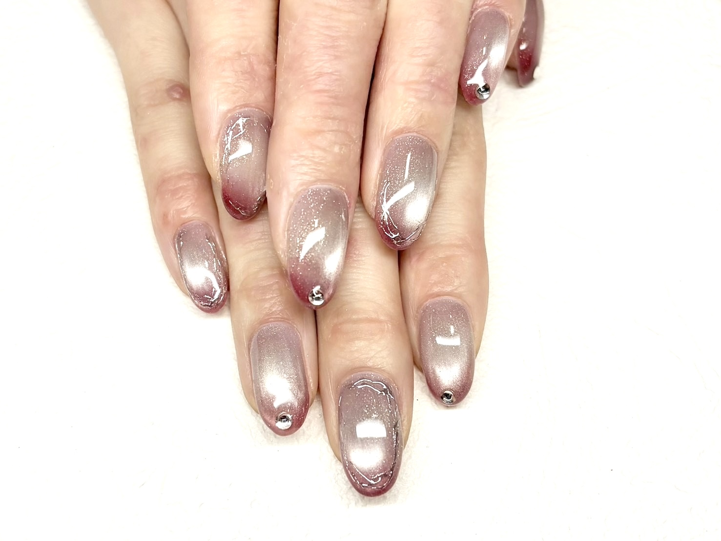 フレンチネイルとマグネットネイルのミックス